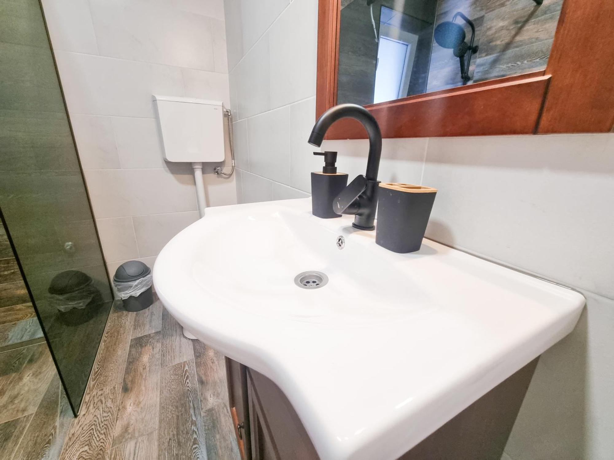Apartmani 1 Pinezici Ngoại thất bức ảnh