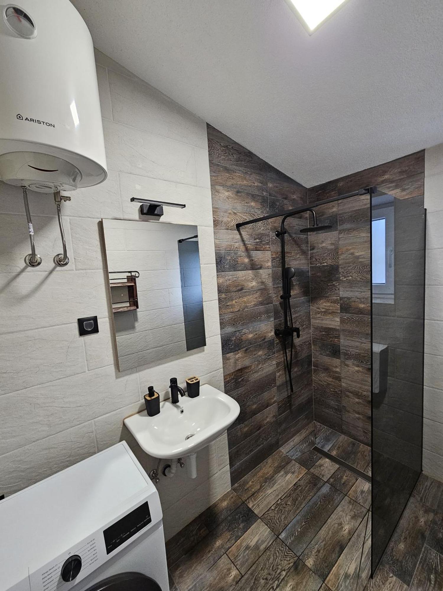 Apartmani 1 Pinezici Ngoại thất bức ảnh