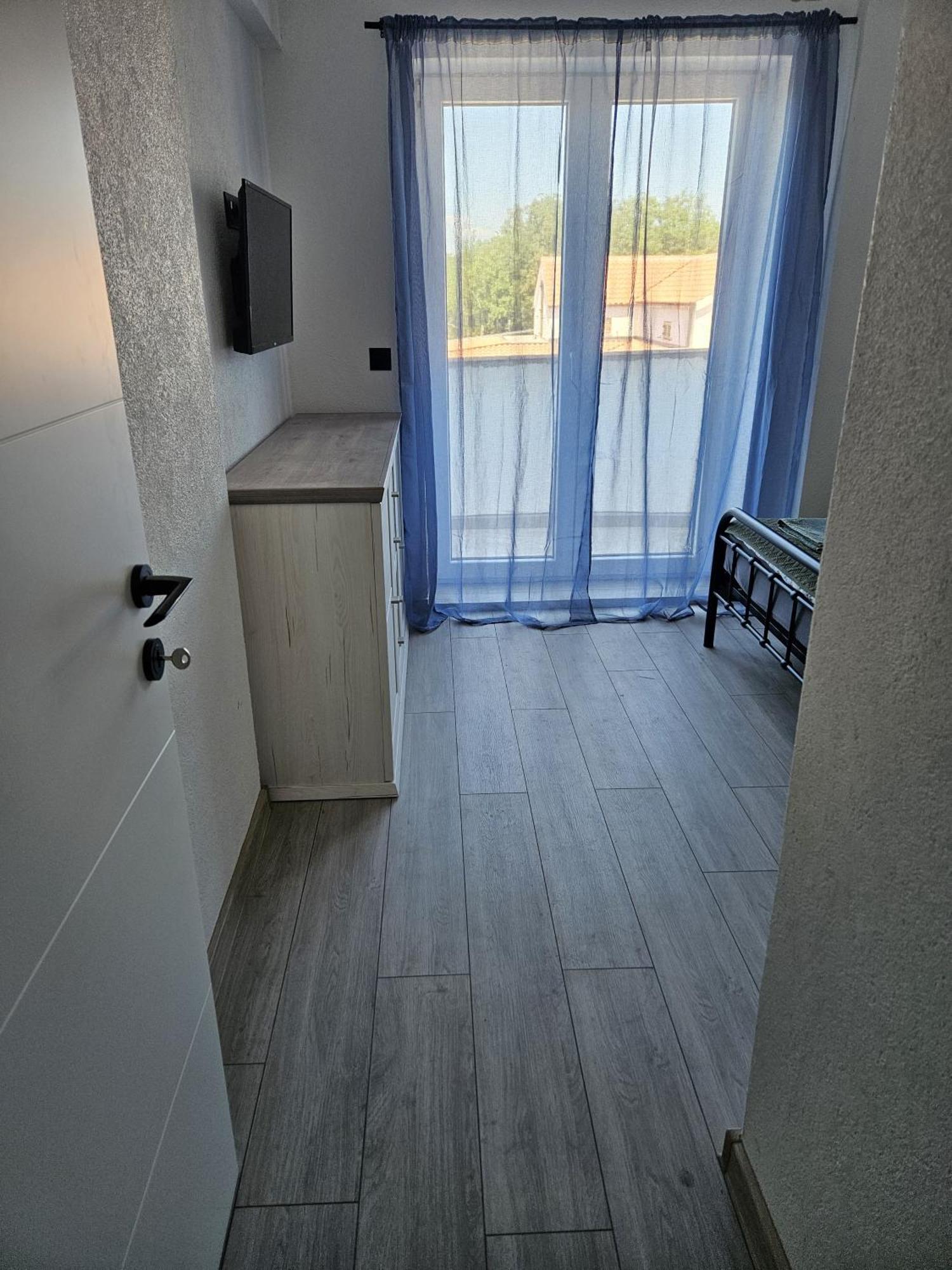 Apartmani 1 Pinezici Ngoại thất bức ảnh