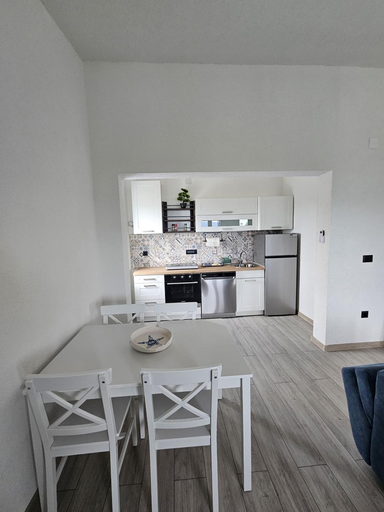 Apartmani 1 Pinezici Ngoại thất bức ảnh